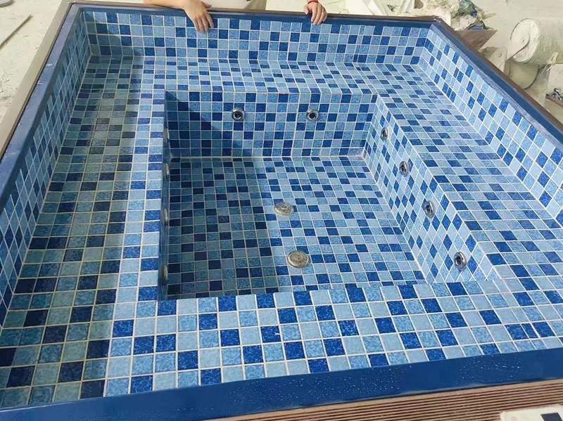 Hebei Tengjun Fiberglass zwembad is met succes verzonden om de bouw van gemeenschapszwembaden te ondersteunen